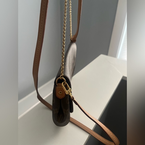 Louis Vuitton Favorite Monogram PM - Picture 4 of 15